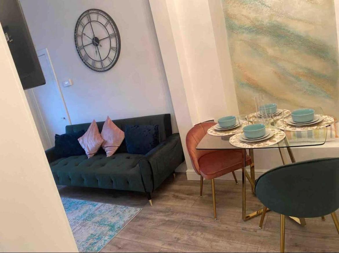 Amazing Getaways - The Place For You With Free Parking Aberdeen Exteriör bild